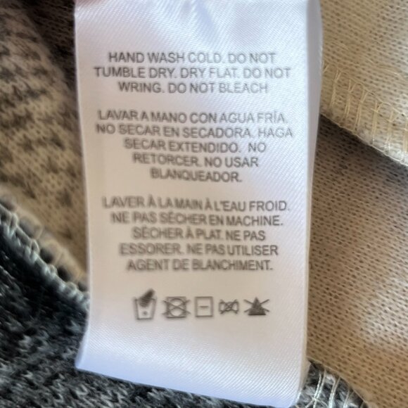 Thread & Supply Plaid Fleece Shacket Cream Black Size Medium M Thick Cozy Fall - Picture 12 of 12